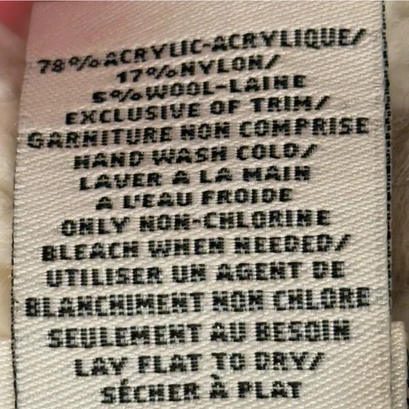 UGG W TASMAN JACQUARD BEANIE
NIMBUS MULTI - Picture 5 of 6